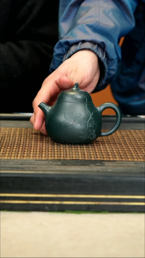 【闪购商品】紫砂茶壶ZCJ71茄瓜 雪花绿