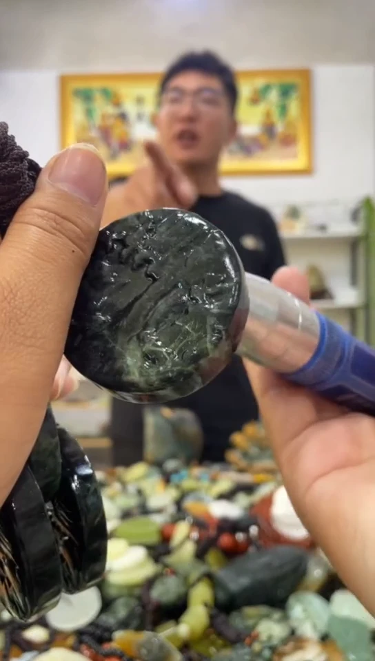 未镶嵌岫玉吊坠多样性发货发其中一件