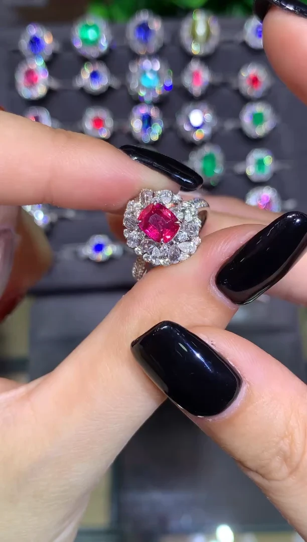 18K金镶嵌戒指红宝石1.17CT