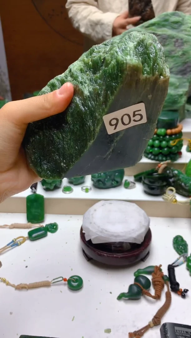 未镶嵌和田玉（碧玉）珠宝半成品1