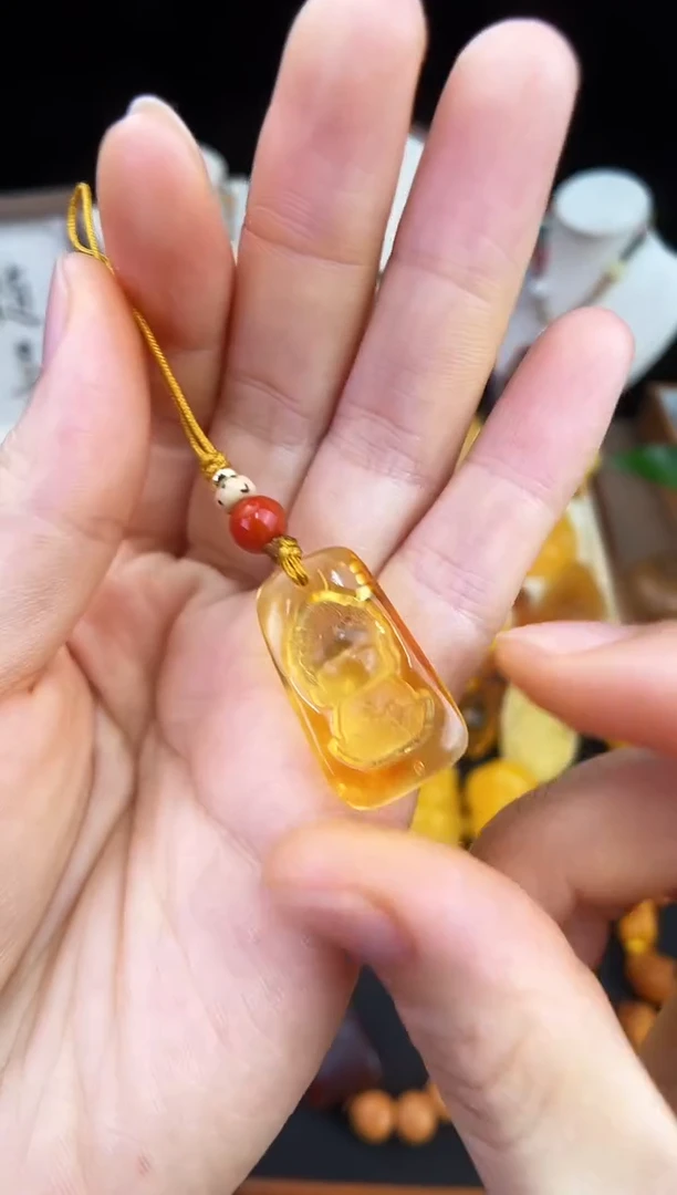 琥珀未镶嵌珠宝奇石柒月