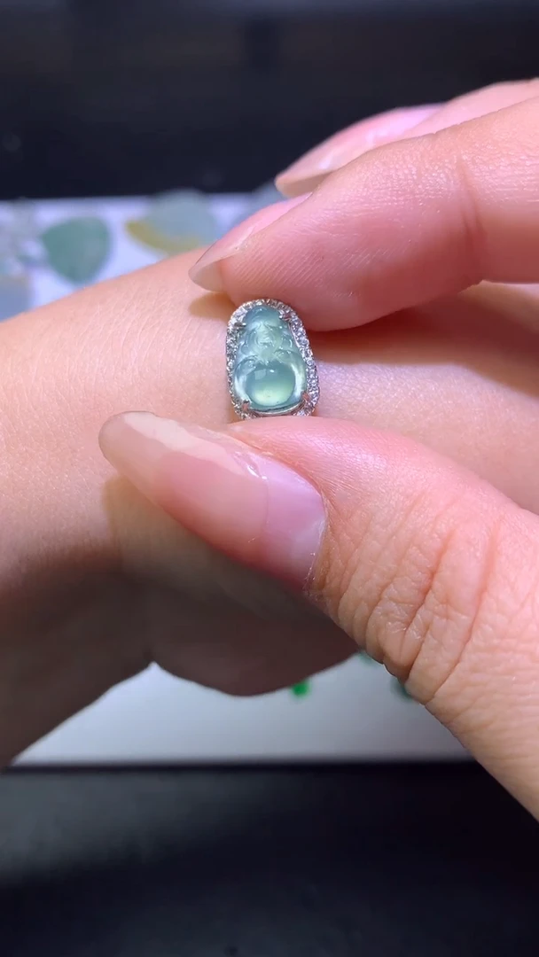 颈饰未镶嵌翡翠净货