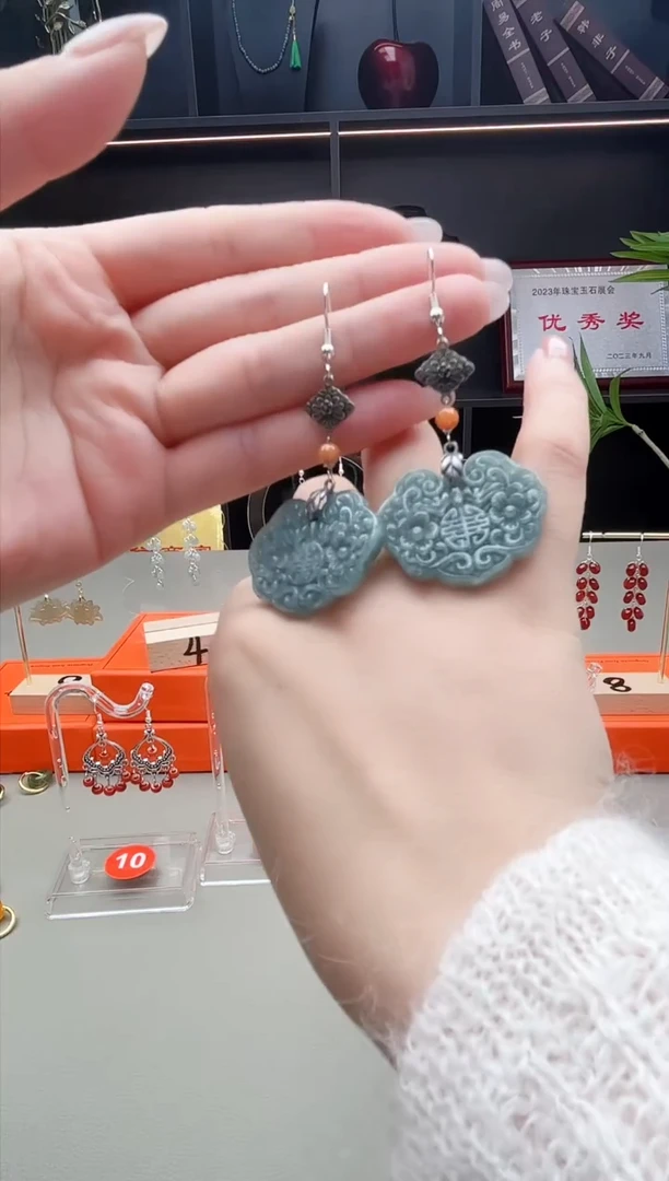 未镶嵌翡翠耳饰大如懿