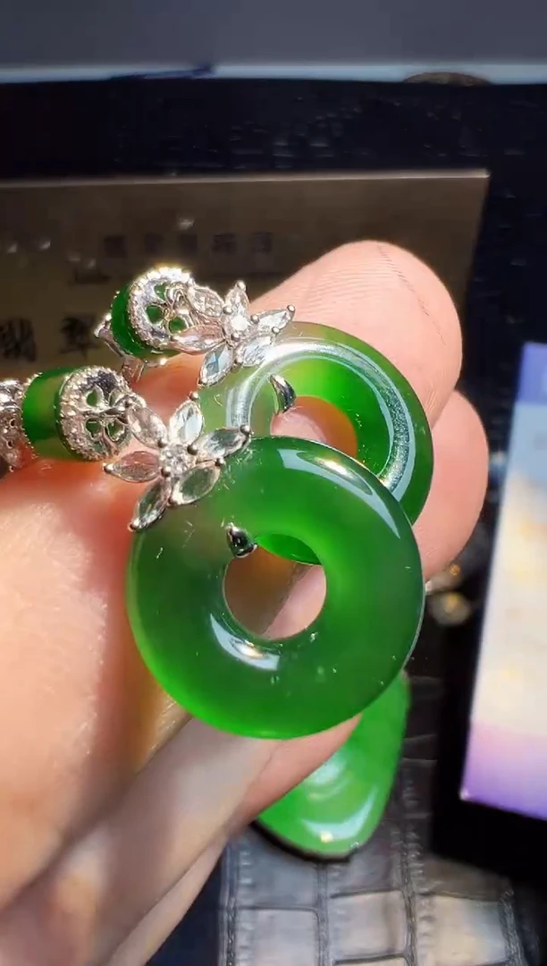 【闪购商品】翡翠耳饰18K金镶嵌翡翠回流