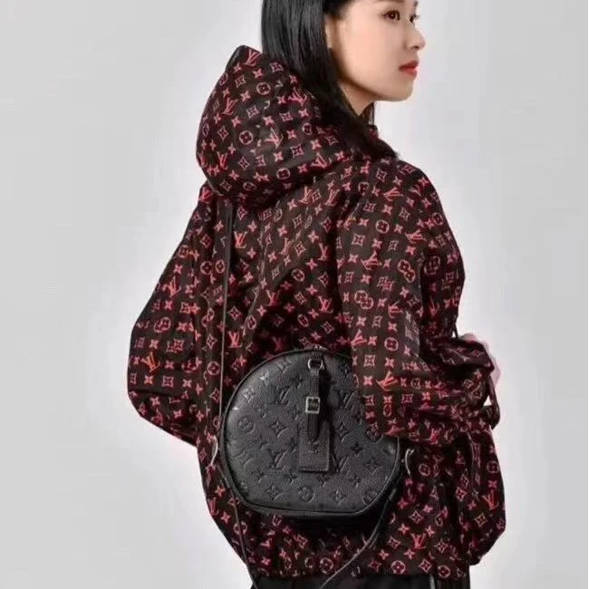 99新 LouisVuitton/路易威登 LV路易威登满印冲锋外套 40码