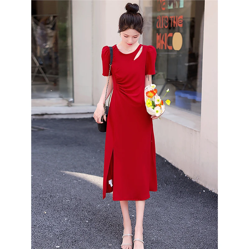 法式复古红色连衣裙女夏季2025新款优雅气质褶皱收腰显瘦开衩长裙
