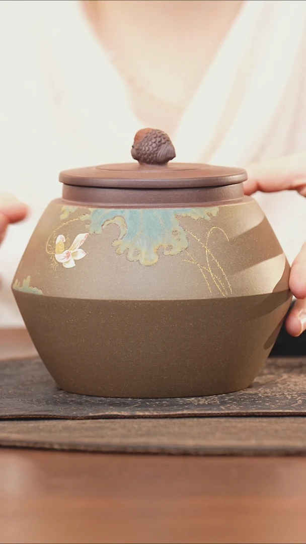 紫砂茶叶罐金鱼钮青段泥绘荷叶荷花合欢罐