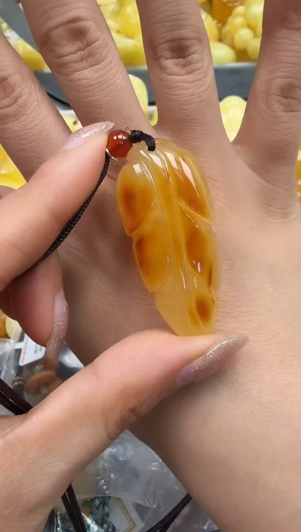 裸石琥珀未镶嵌如图