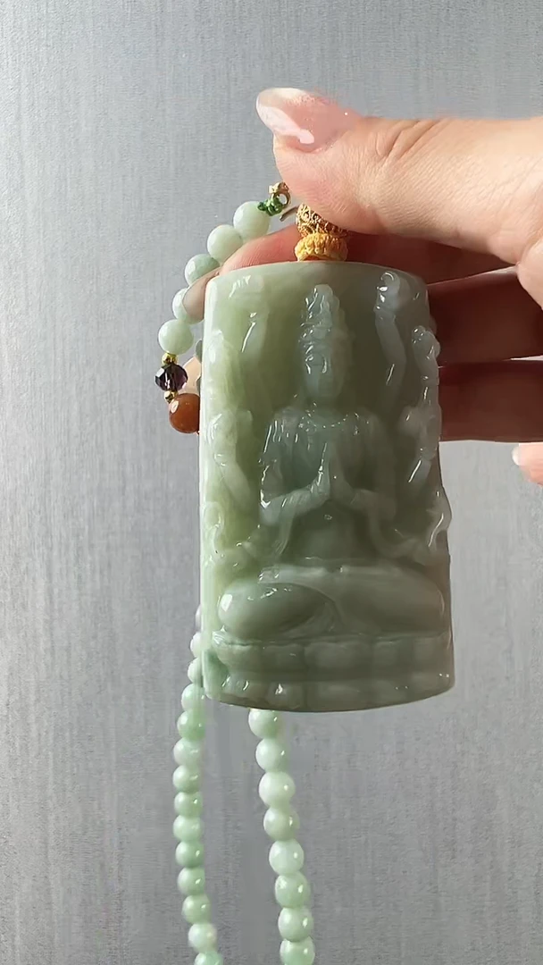 颈饰未镶嵌翡翠千手观音