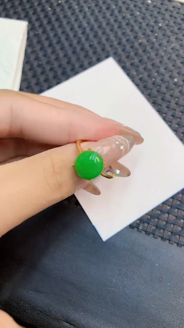 颈饰未镶嵌翡翠1