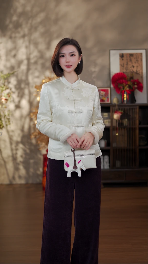 GONG QUE【蝶恋花冠】新中式秋冬款桑蚕丝拼貂毛长袖外套 242540