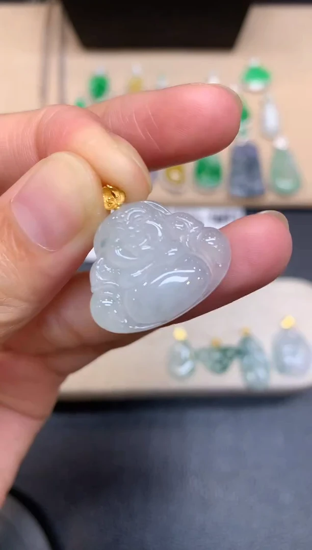 颈饰18K金镶嵌翡翠佛公【无服务费