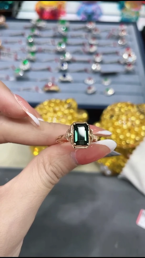 戒指18K金镶嵌碧玺2141241