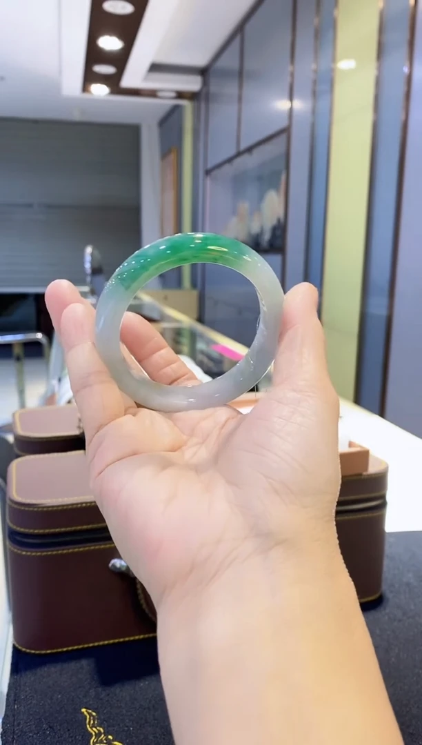 未镶嵌手镯翡翠翡翠手镯