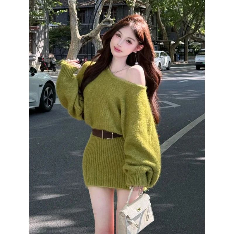 气质包臀裙吸汗露肩休闲慵懒风冬季设计感连衣裙秋季