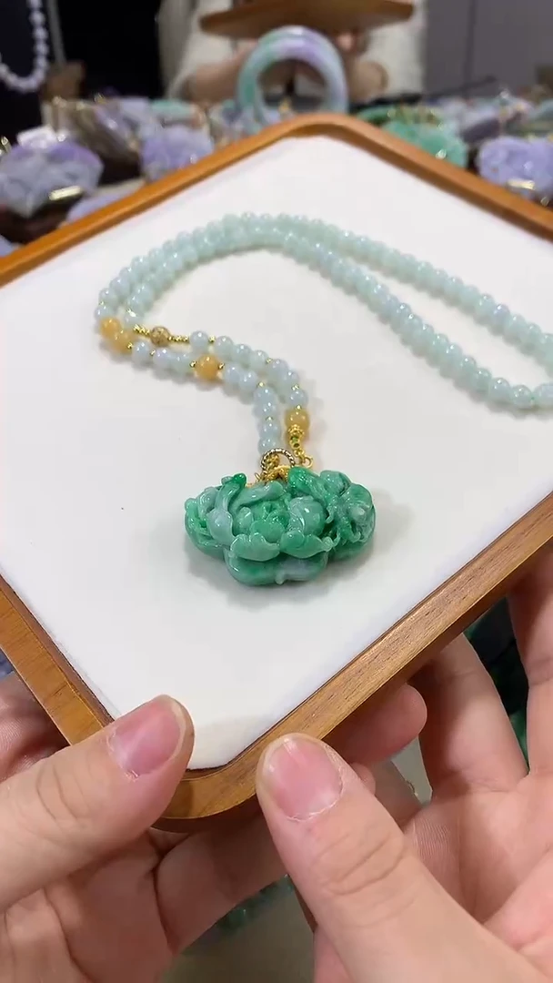 颈饰未镶嵌翡翠i****s吊坠