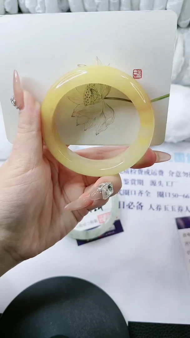 【闪购商品】石英质玉手镯未镶嵌多样性发货L125