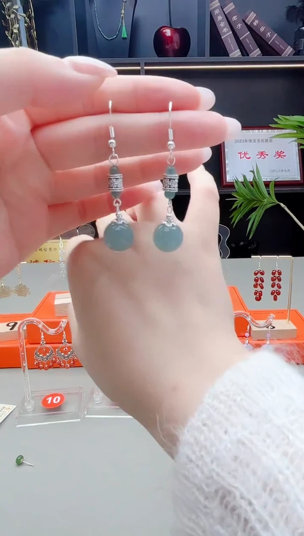 未镶嵌石英质玉（天山翠）耳钉420