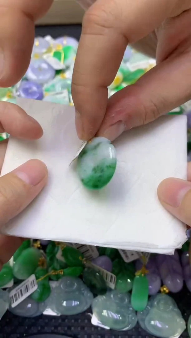 颈饰未镶嵌翡翠天然缅甸翡翠A货