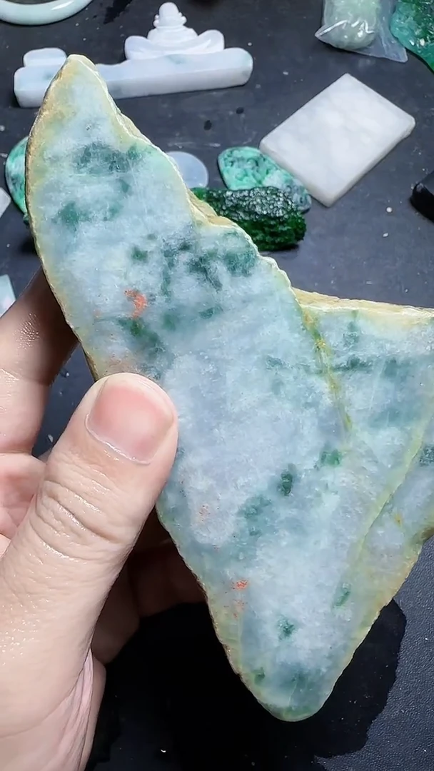 翡翠挂件未镶嵌蘑***狐188翡翠