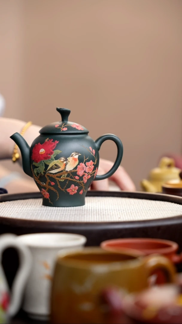 茶壶紫砂九龄君子兰马蹄莲泥绘双鸟