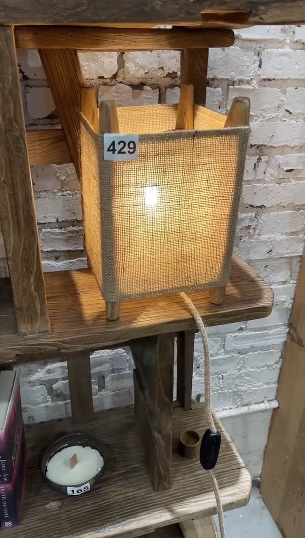 木（非红木类）台灯