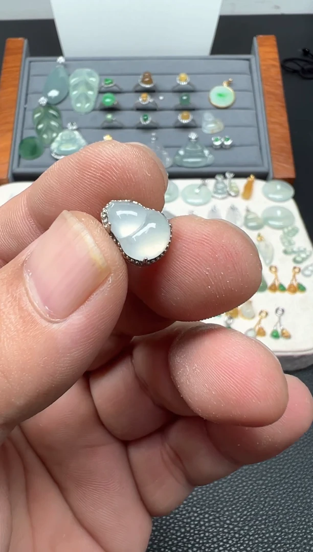 颈饰银S925镶嵌翡翠（16号链接）纯天然A货缅甸翡翠葫芦（潘拉拉1）