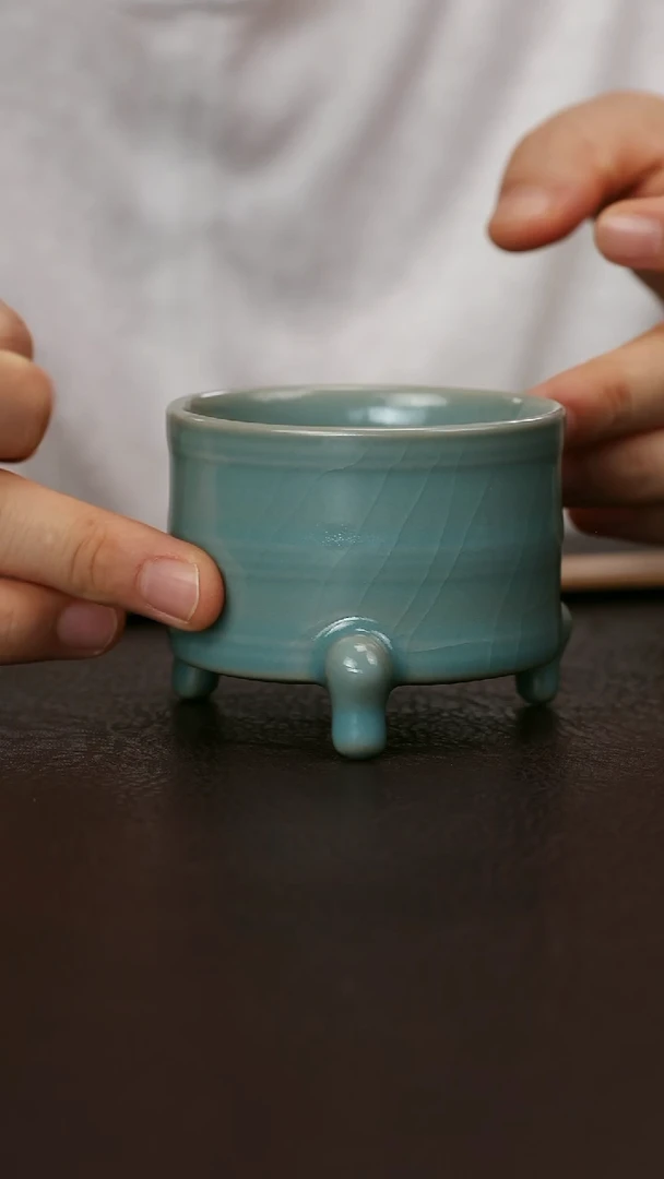 其他小号三足弦纹樽28