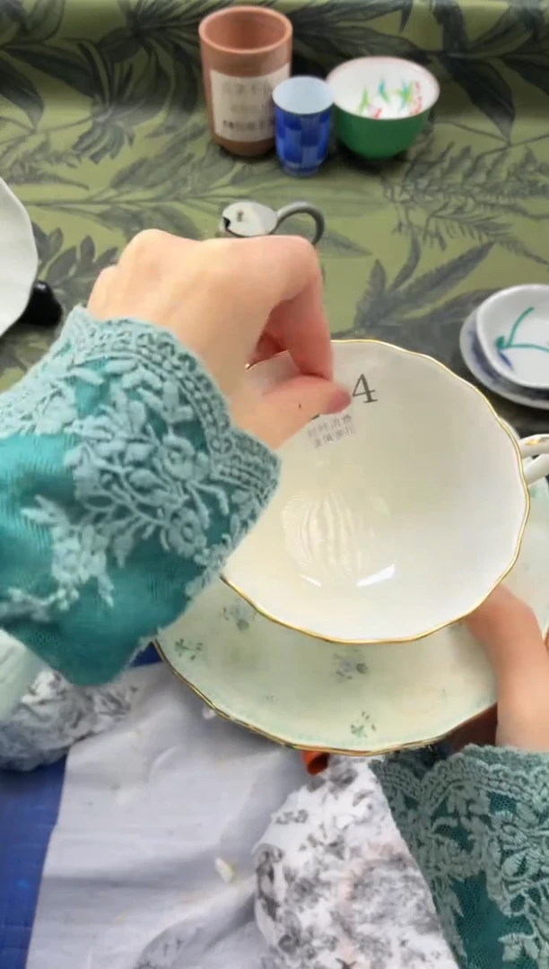 瓷片?**?       A204