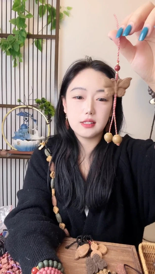 珠串茉莉蝴蝶手机链