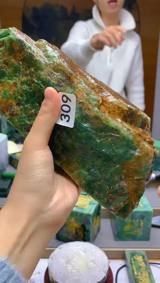 和田玉（碧玉）未镶嵌珠宝半成品1