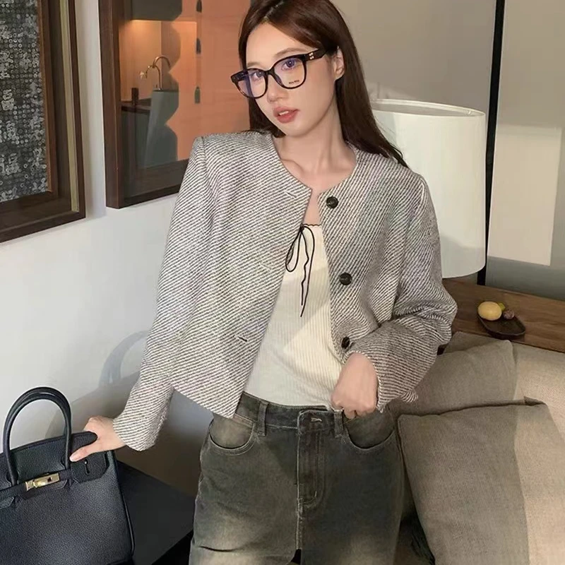 2025复古圆领香风高级外套气质春秋新款法式宽松短款上衣