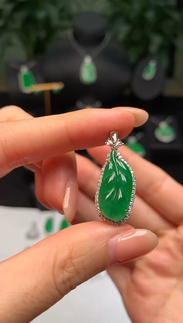 颈饰未镶嵌翡翠叶子