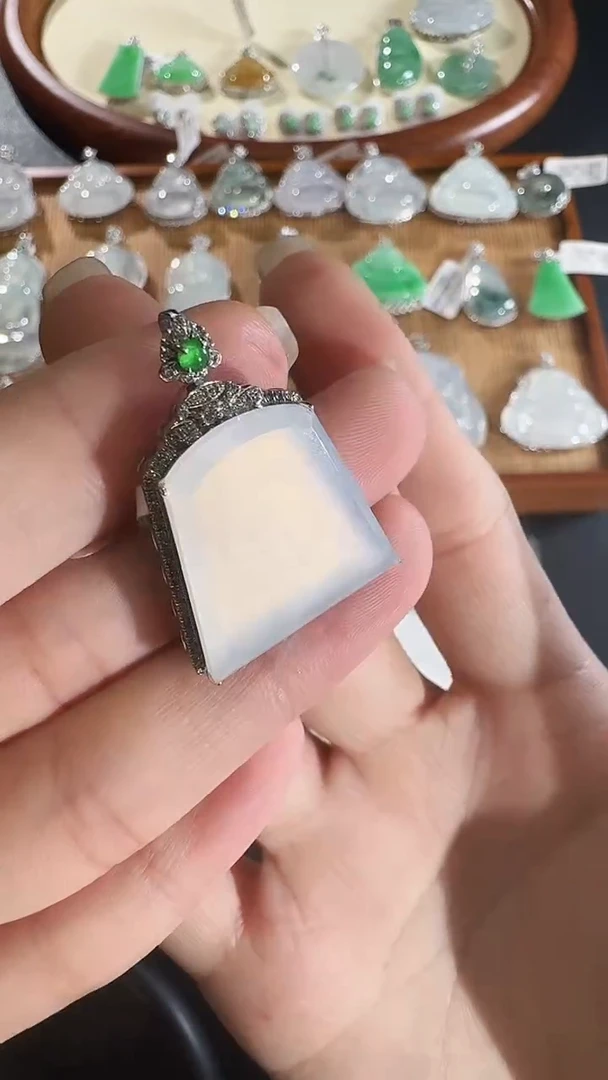 吊坠(不含链)18K金镶嵌翡翠【源头工厂】钻石镶嵌