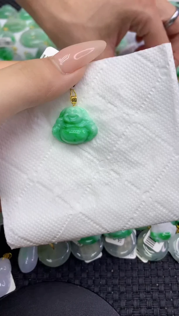 翡翠18K金镶嵌颈饰111111111