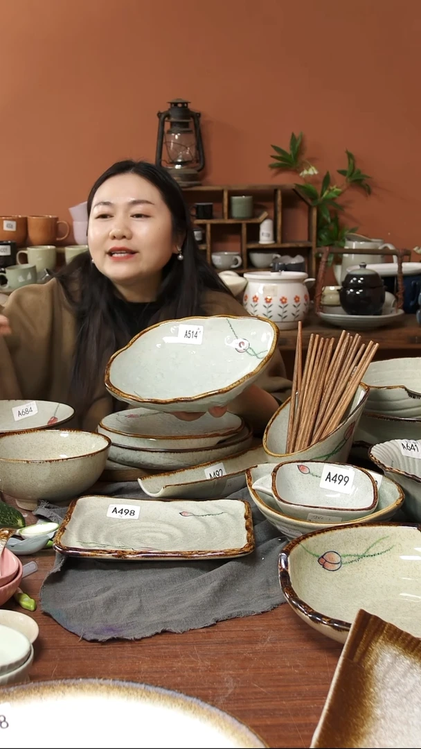 陶瓷A514 一只陶瓷异形莲子方碗25*23*7可能微瑕