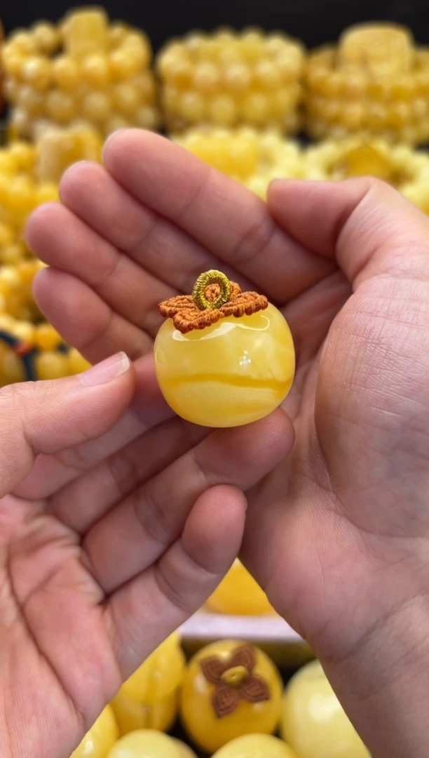 蜜蜡颈饰未镶嵌焦皮料奶酪黄白柿柿如意