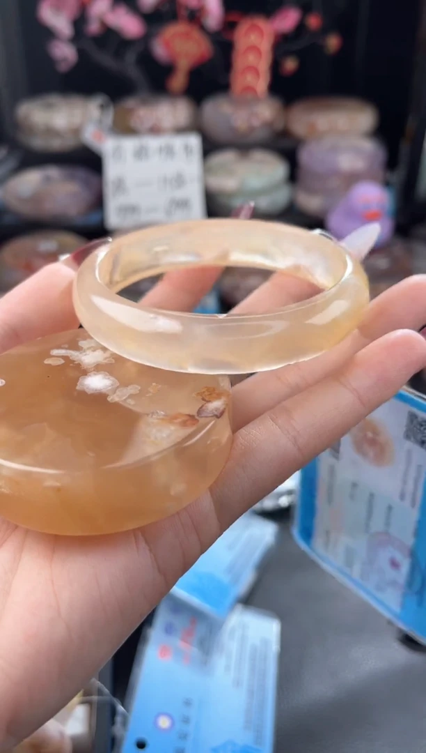 【闪购商品】石英质玉手镯未镶嵌59