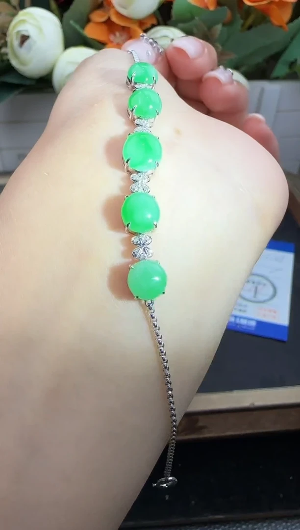 18K金镶嵌戒指翡翠勿拍