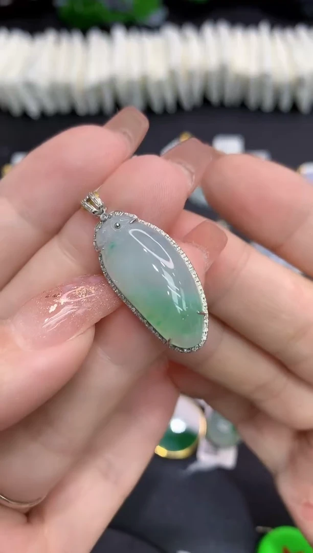 吊坠(不含链)18K金镶嵌翡翠11