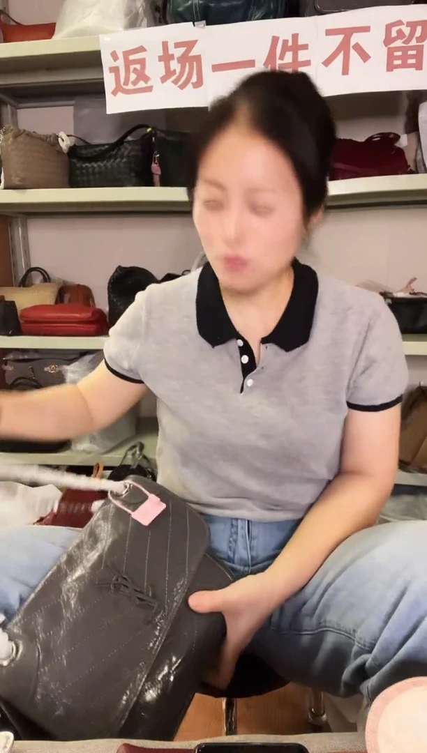 小牛皮（革） 高端订制时尚百搭女士手提 腋下斜跨包包