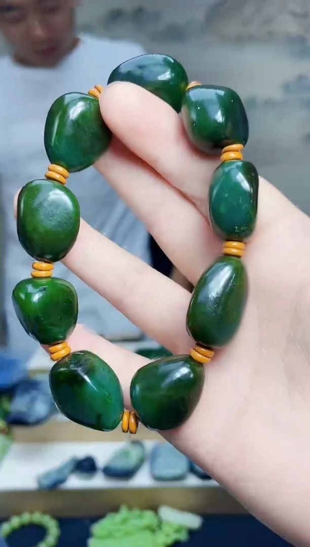 和田玉未镶嵌颈饰1