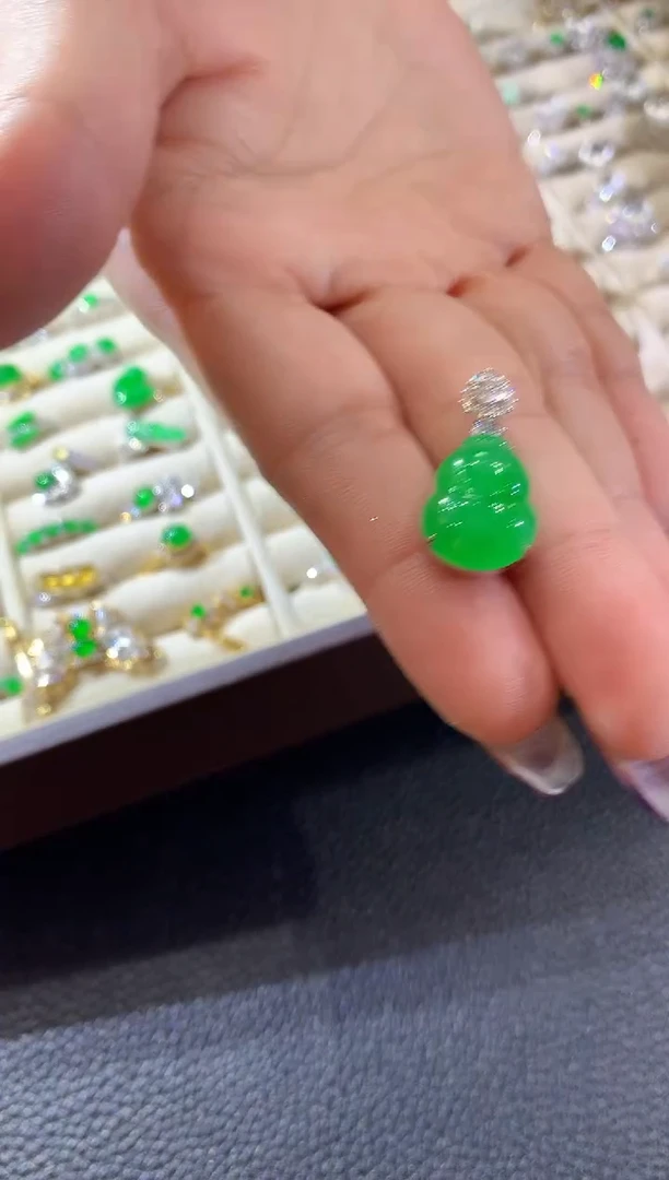 吊坠(不含链)18K金镶嵌翡翠D20