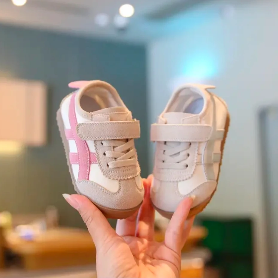 宝宝鞋子1一3岁软底男童运动鞋春秋季女小童休闲阿甘鞋婴儿学步鞋