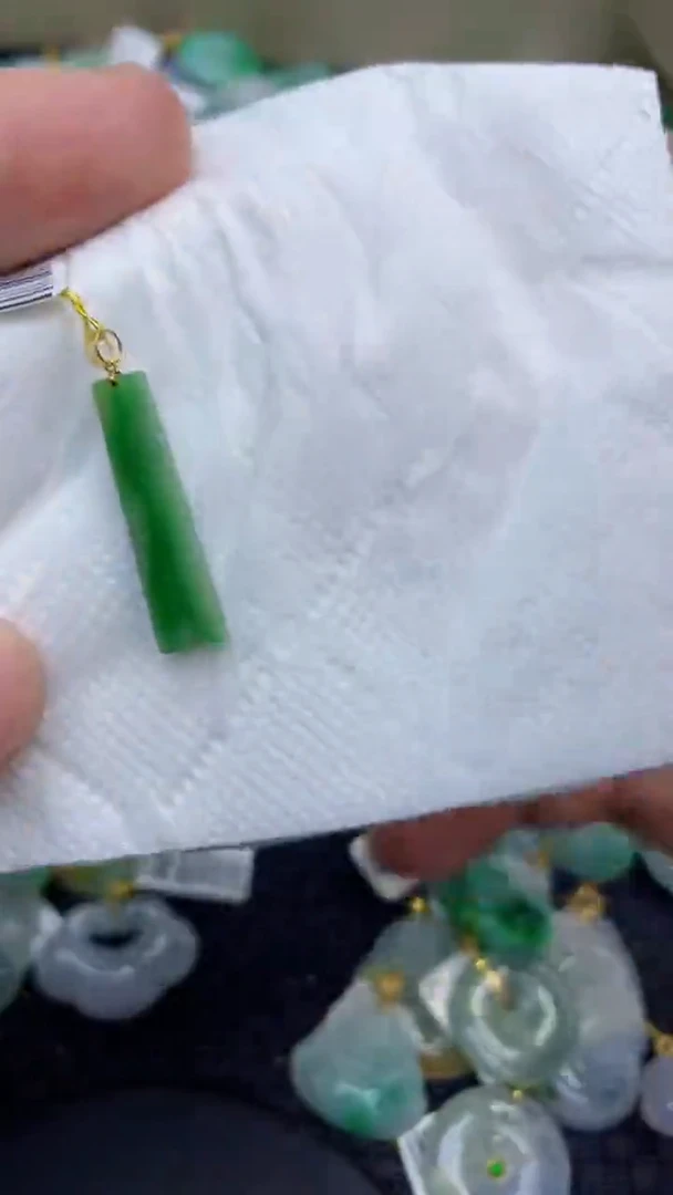 颈饰18K金镶嵌翡翠天然缅甸A货翡翠