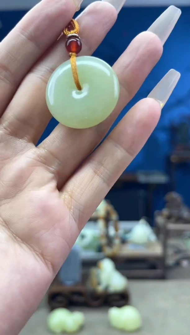 和田玉未镶嵌颈饰1