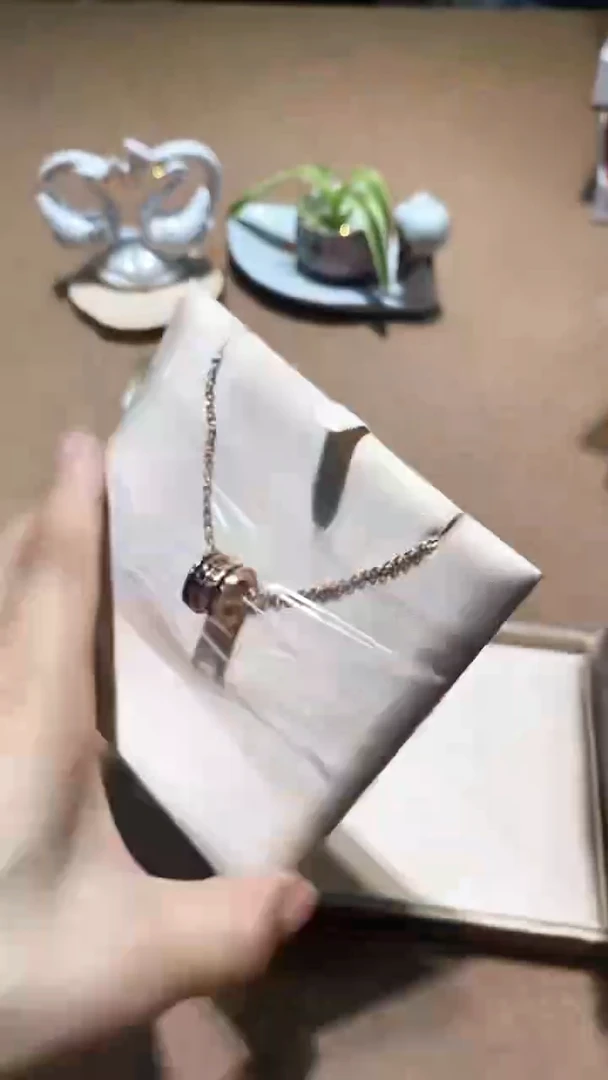 瓷片碗碟好物一件不留@@1