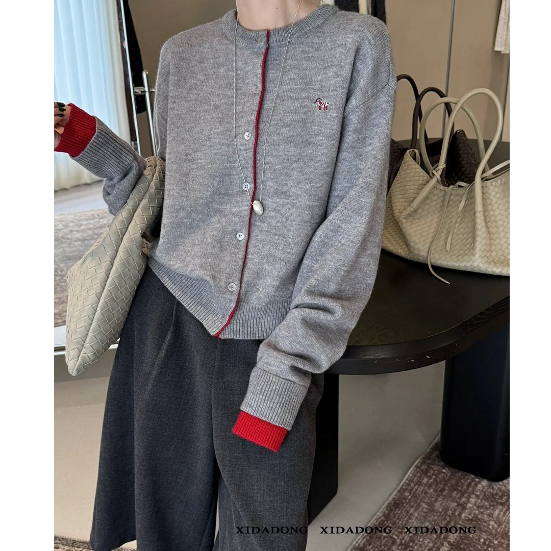 【NO退NO换】J-9555#喜大东#【miu系美学】韩系撞色刺绣针织开衫(福利