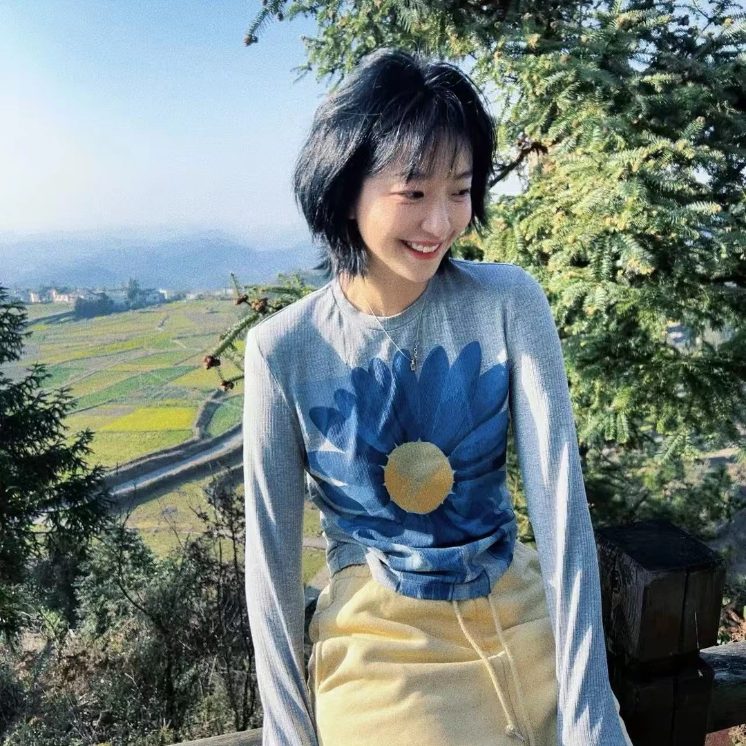 【蓝菊绘梦】2025秋冬新款时尚百搭印花长袖打底衫女.D1743