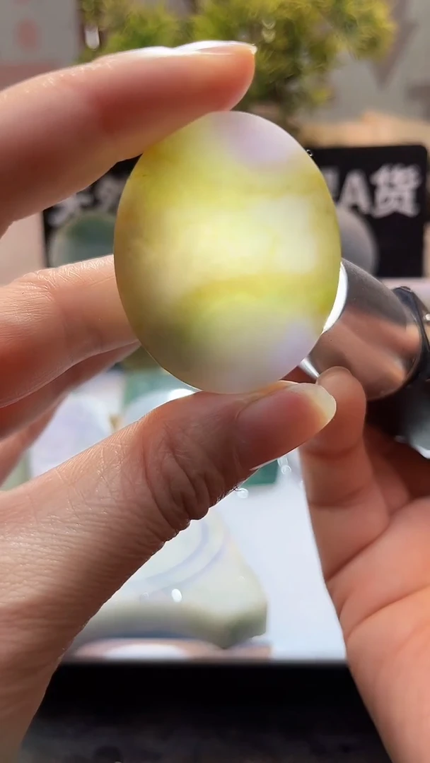 翡翠挂件未镶嵌翡翠